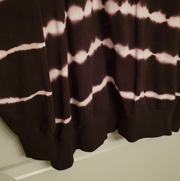 NWOT Wild Fable Turtleneck Tie-Dye Sweatshirt - Picture 2 of 5